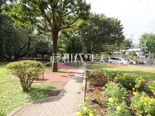 上水公園 (780m)