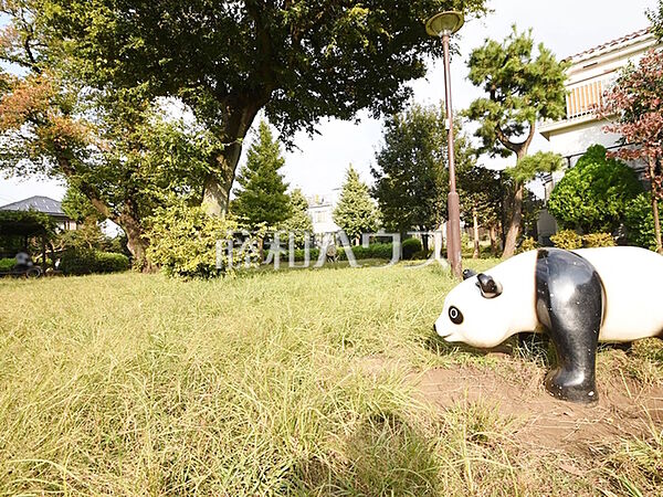 世田谷区立上祖師谷パンダ公園 (1120m)