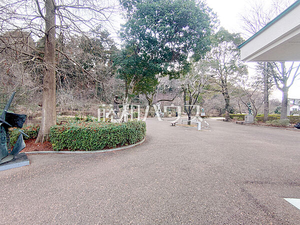 片倉城跡公園 (1360m)
