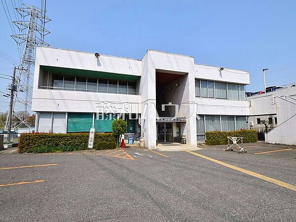 新座市立中央公民館 (590m)