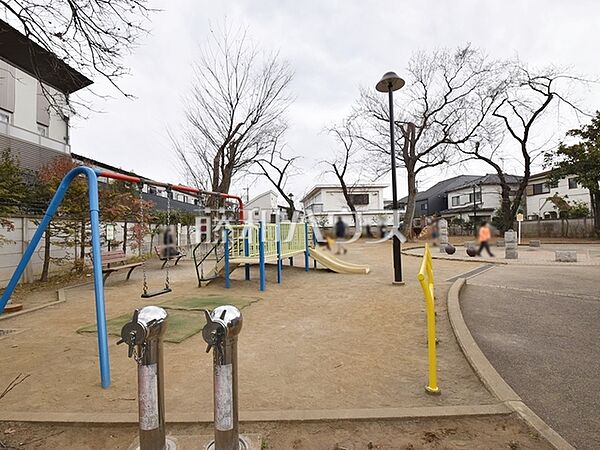 杉並区立桃井公園 (930m)