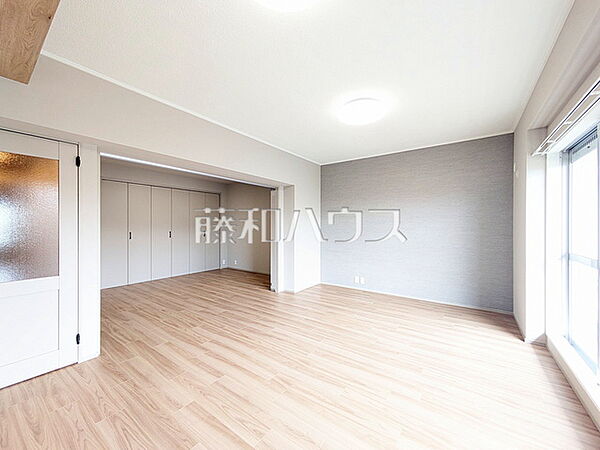 リビング　【志木ニュータウン東の森壱番館九号棟】