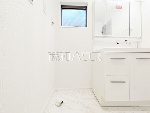 C号棟　洗濯機置き場　【練馬区大泉町2丁目】