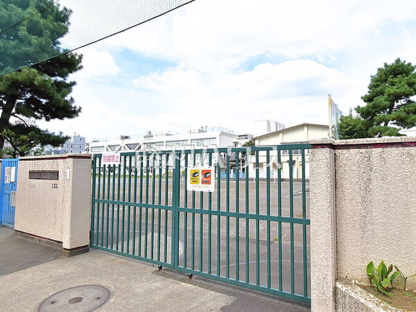 立川市立第三小学校 (240m)