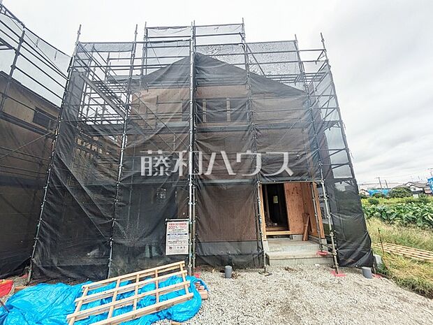 現場風景【清瀬市下清戸4丁目】 見学はしたいけど、なかなか時間が取れない・・・そんな方に出勤前や仕事終わりにマイホームを見学できるサポートをいたします。