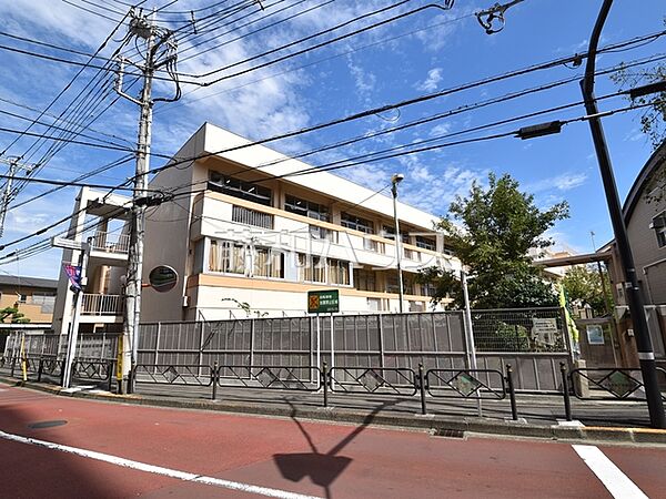 調布市立滝坂小学校 (760m)