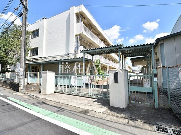 東久留米市立第三小学校 (750m)