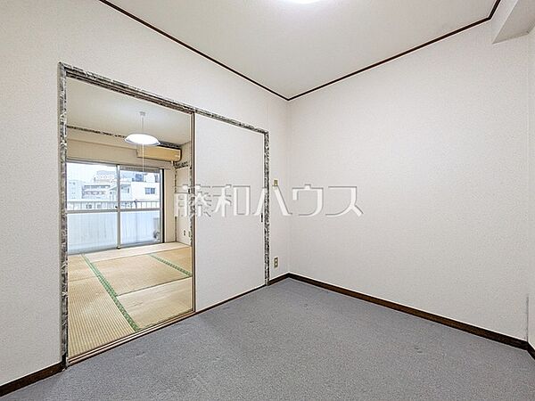 居室　【メイゾン立川二番館】