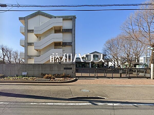 所沢市立東所沢小学校 (860m)