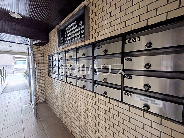郵便ポスト　【ライオンズマンション大泉学園】