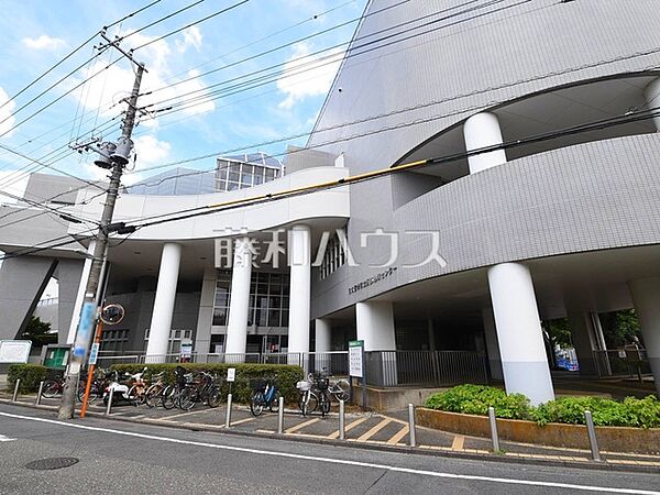 滝山図書館 (690m)