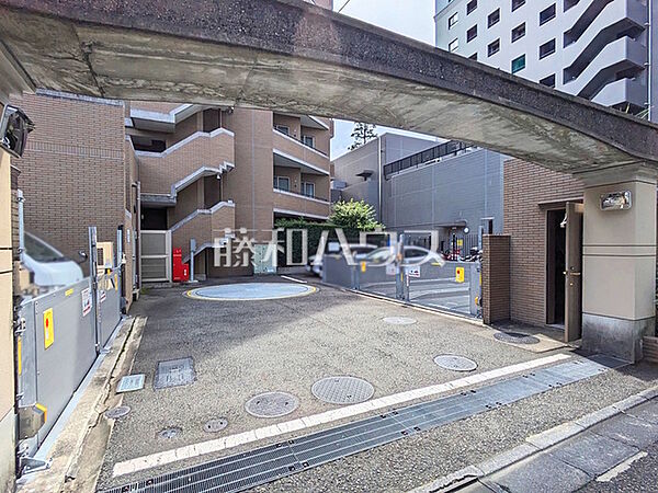 駐車場　【ガーデンズ国立西館】