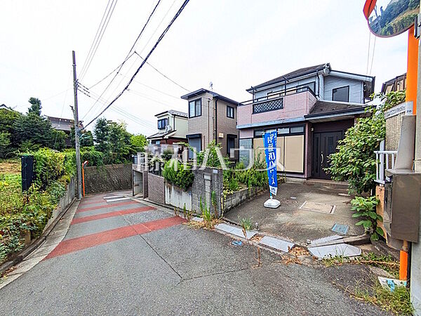 接道状況および現場風景(現況：古屋有)　【朝霞市宮戸3丁目】
