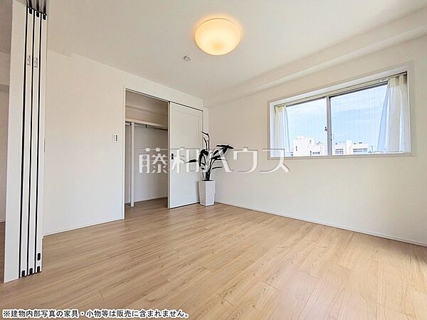 ≪居室≫ 部屋の雰囲気や広さ・眺望・間取りの使い勝手など、是非一度、ご自身の目で確かめてみてください。 　【パークサイド砧】