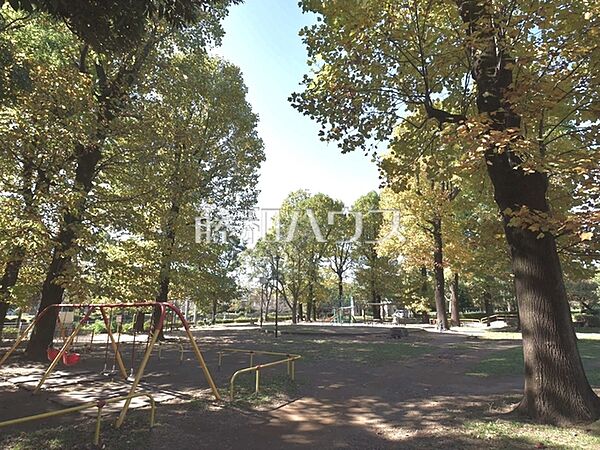 善福寺川緑地公園 (530m)