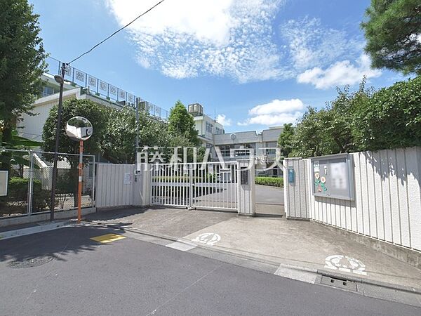 中野区立上鷺宮小学校 (480m)