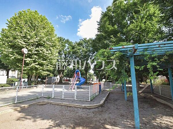 中野区上鷺東公園 (240m)