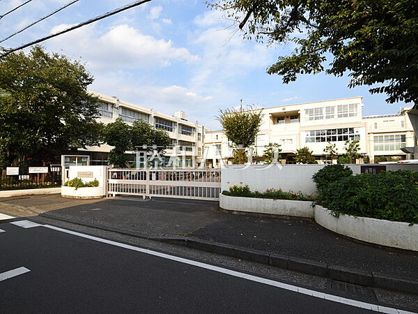 東村山市立萩山小学校 (750m)