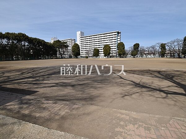 萩山公園グラウンド (500m)
