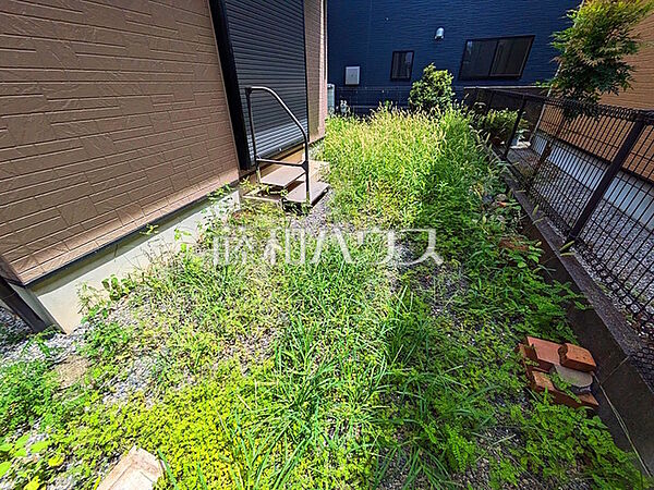 庭　【八王子市中野上町3丁目】