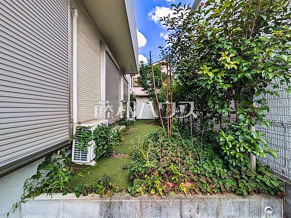 庭　【八王子市館町】
