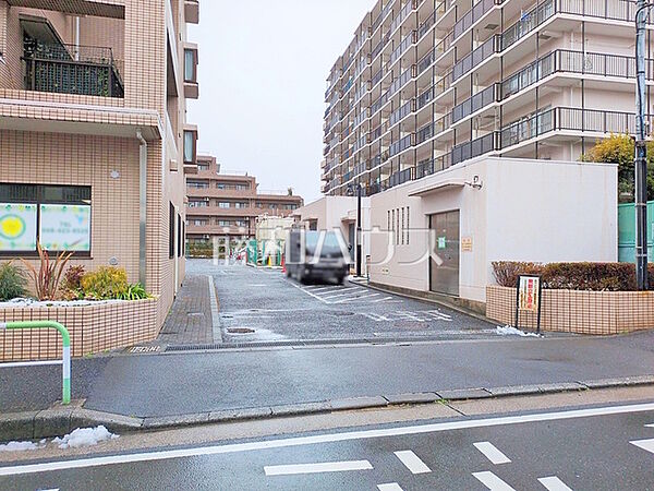 駐車場　【クリオ朝霞弐番館】