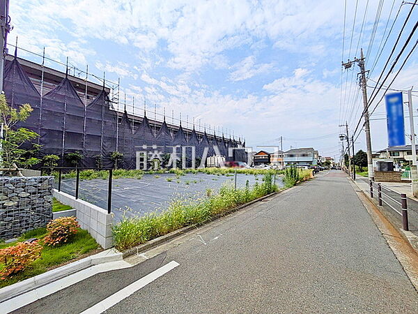 接道状況および現場風景　【三鷹市新川3丁目】