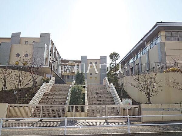 稲城市立南山小学校 (1140m)