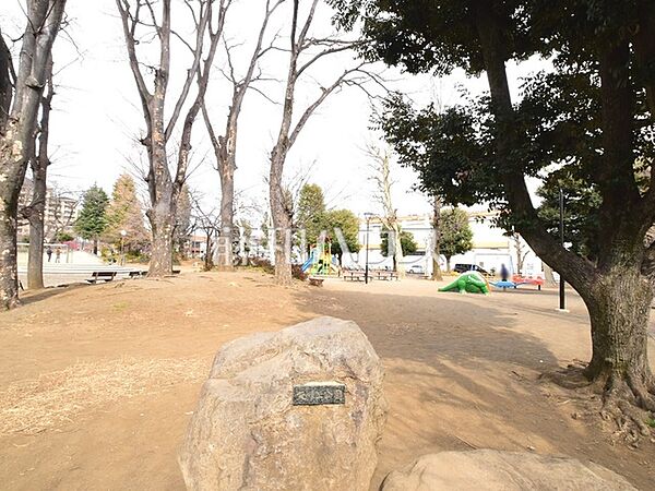 矢川上公園 (330m)