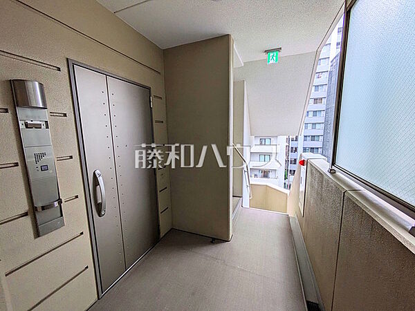 ≪共用部廊下≫　【ベルジュール府中3】