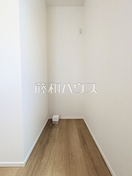 キッチン・冷蔵庫スペース　【三鷹市大沢4丁目】