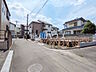 外観：接道状況および現場風景　【新座市片山1丁目】