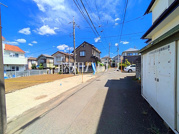 接道状況および現場風景　【小平市小川町1丁目】 平日のご案内も可能です。まずはお気軽にお問合せ下さいませ。