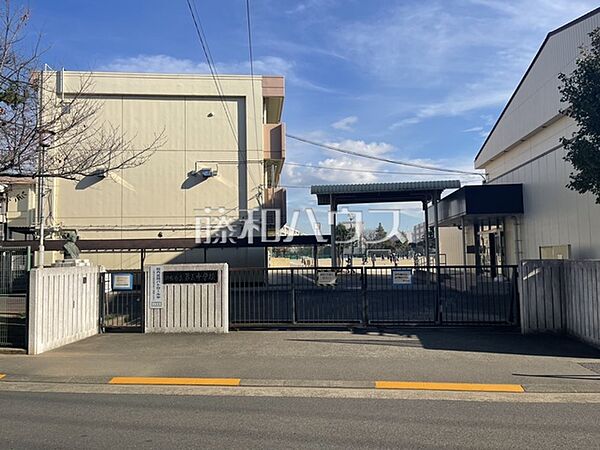 調布市立第三中学校 (460m)