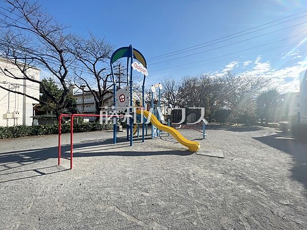 調布市立染地公園 (350m)