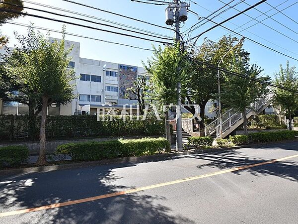 小金井市立小金井第三小学校 (1430m)