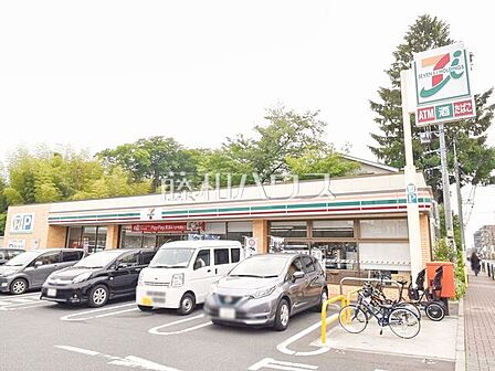 セブン-イレブン 練馬中村かしわ公園前店 (770m)