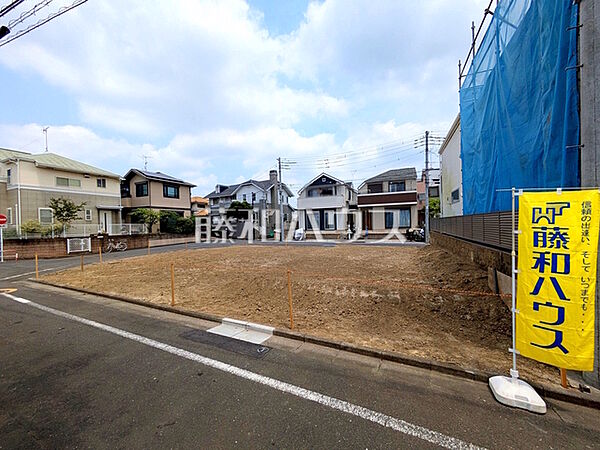 ≪現地写真≫前面道路はゆとりの6m。車の出し入れも楽々です。　【府中市押立町5丁目】