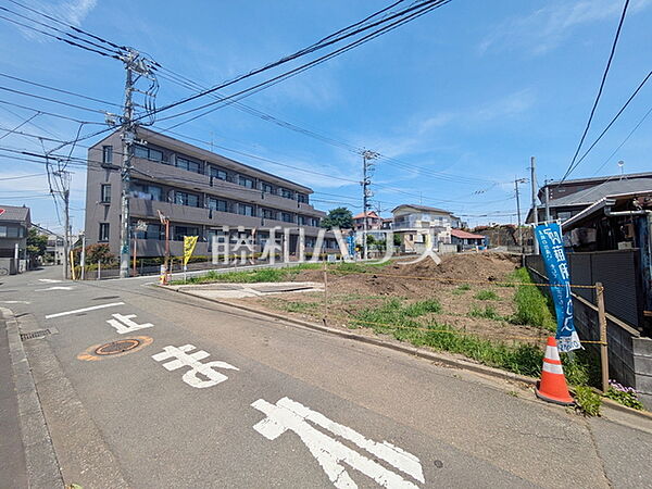 ≪接道状況≫周辺は落ち着いた雰囲気の住宅地です。小さなお子様がいるご家庭も安心です。　【府中市小柳町2丁目】