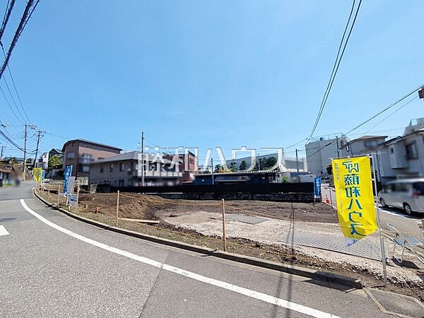 ≪現地写真≫周囲に高い建物のないエリアのため、空が大きく感じます。　【府中市小柳町2丁目】
