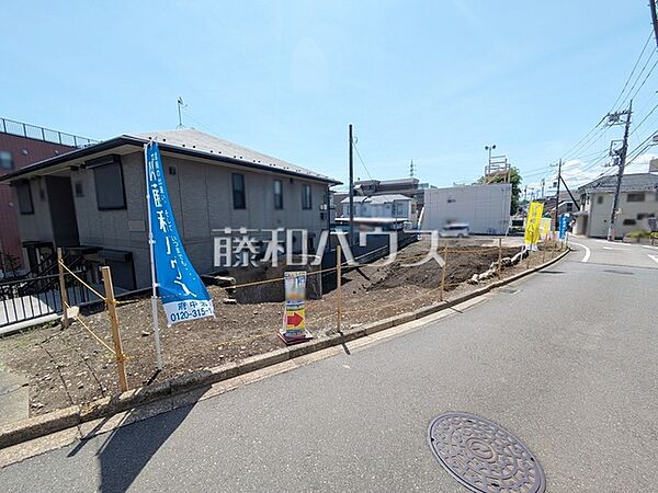 ≪接道状況≫南側が開けているため、お日様の日差しもサンサンと降り注ぎます。　【府中市小柳町2丁目】