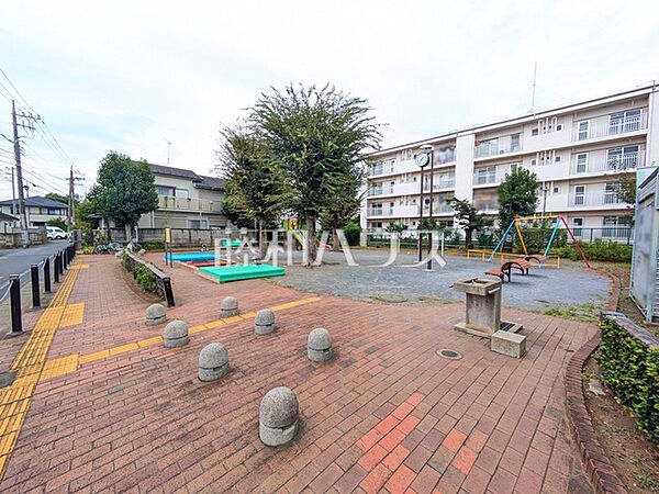 練馬区立富士見公園 (280m)