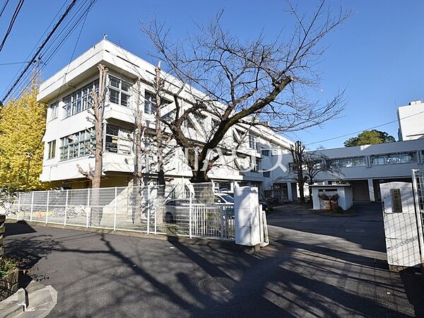 府中市立府中第三小学校 (710m)