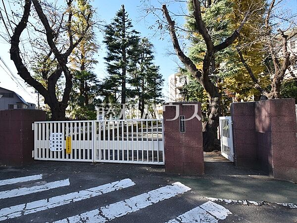 府中市立府中第四中学校 (610m)