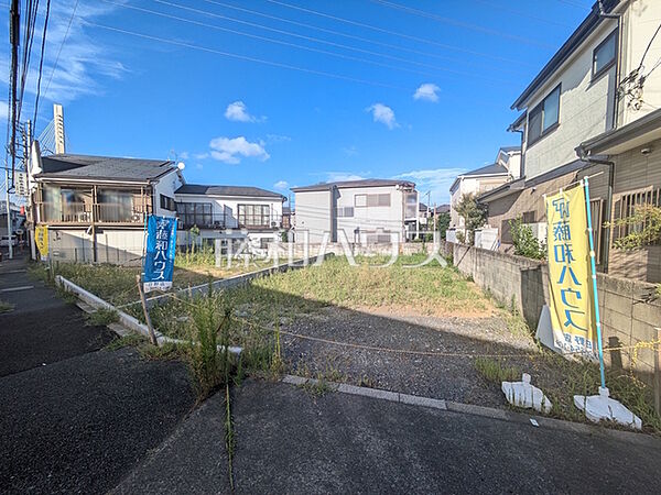 現地写真　【日野市百草】 京王線「百草園」駅 徒歩11分。この恵まれたロケーションによる幸福感は、毎朝の通勤時にしっかりと感じられるのではないでしょうか。