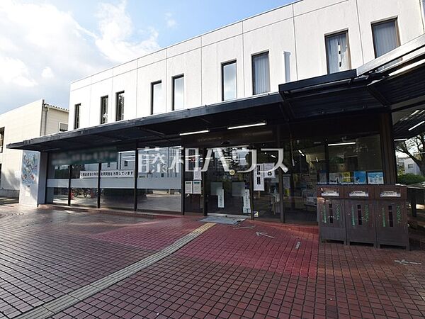 東村山市立中央図書館 (690m)