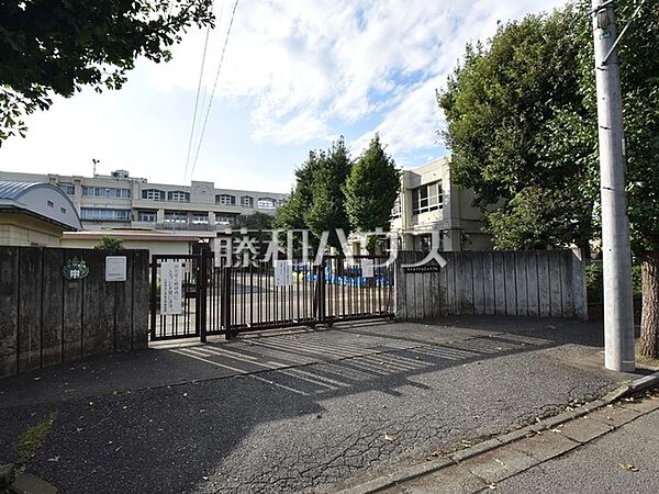 小平市立小平第五中学校 (1050m)