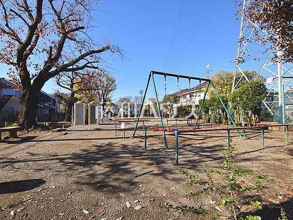 上新堀公園 (820m)