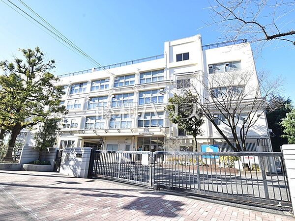 練馬区立大泉中学校 (1850m)