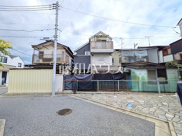 ≪接道状況および現場風景≫　西側4.5mに接道　【府中市日新町3丁目】